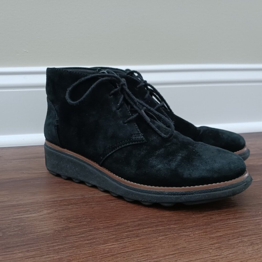 Clarks Collection Sharon Hop Womens 6.5M Black Suede Wedge Ankle Booties Lace Up